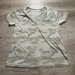 American Eagle Shirt Womens Medium Camo Green Thin Short Sleeve V Neck Adult